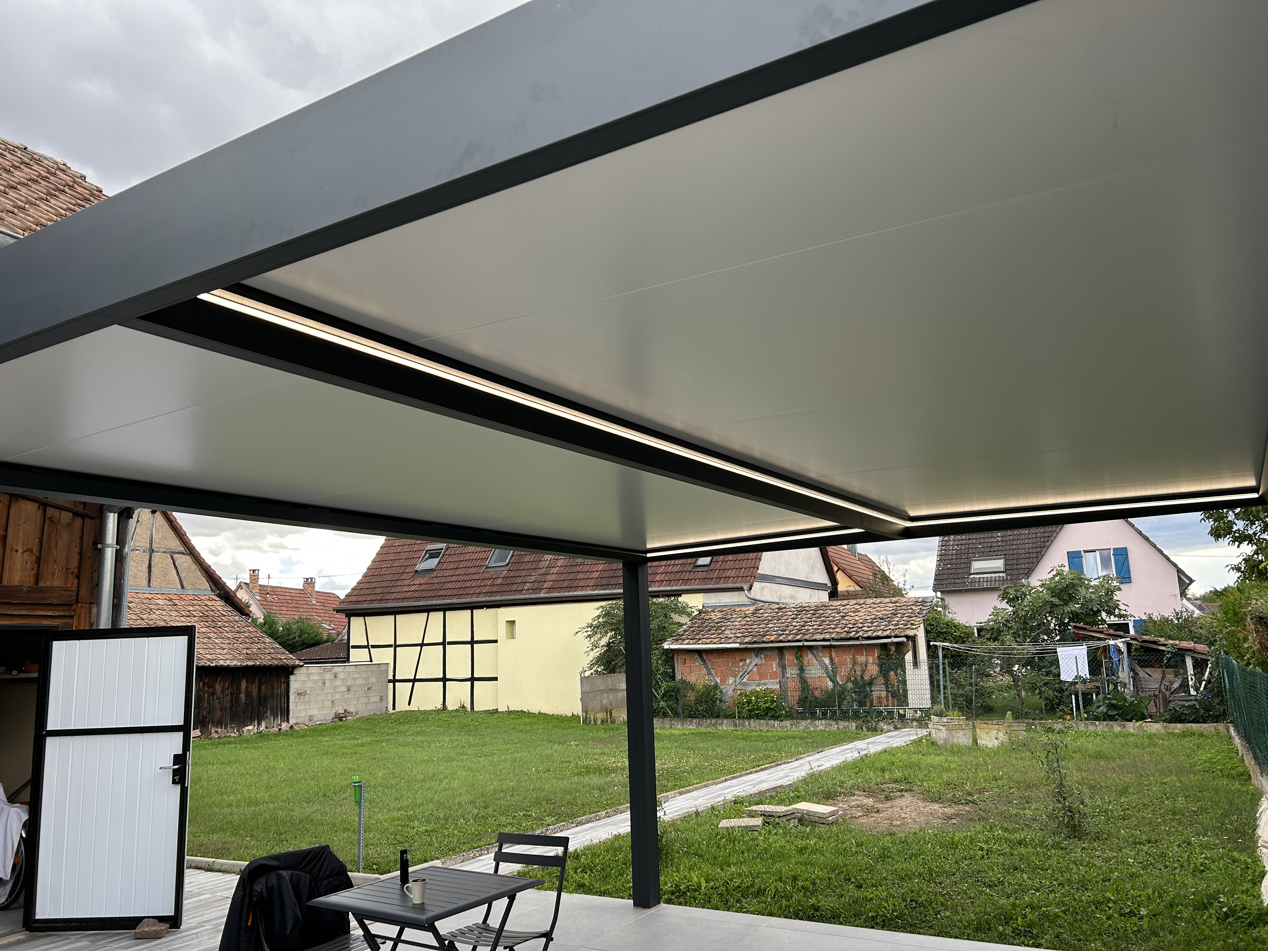 Kunelec - led pergolas